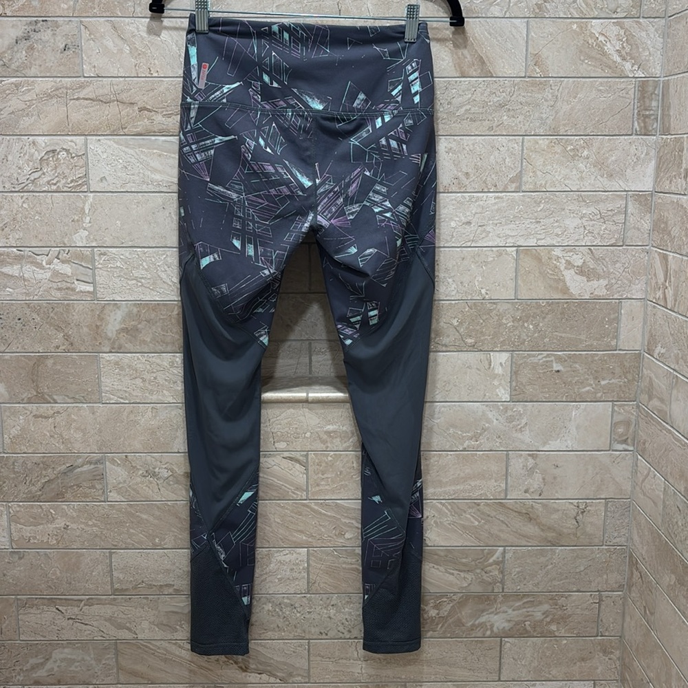 Zella Geometric Patterned Leggings - Picture 4 of 11